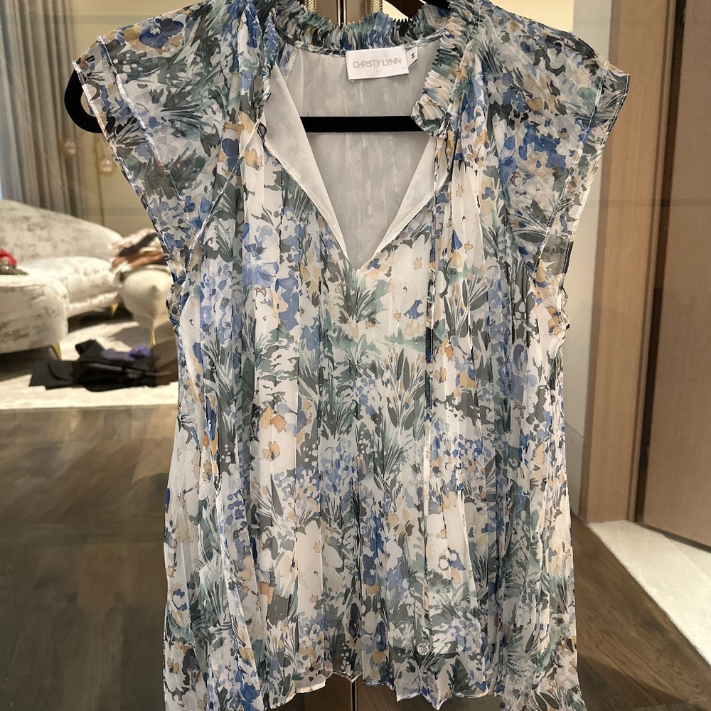 Christy Lynn Like New Floral Blouse